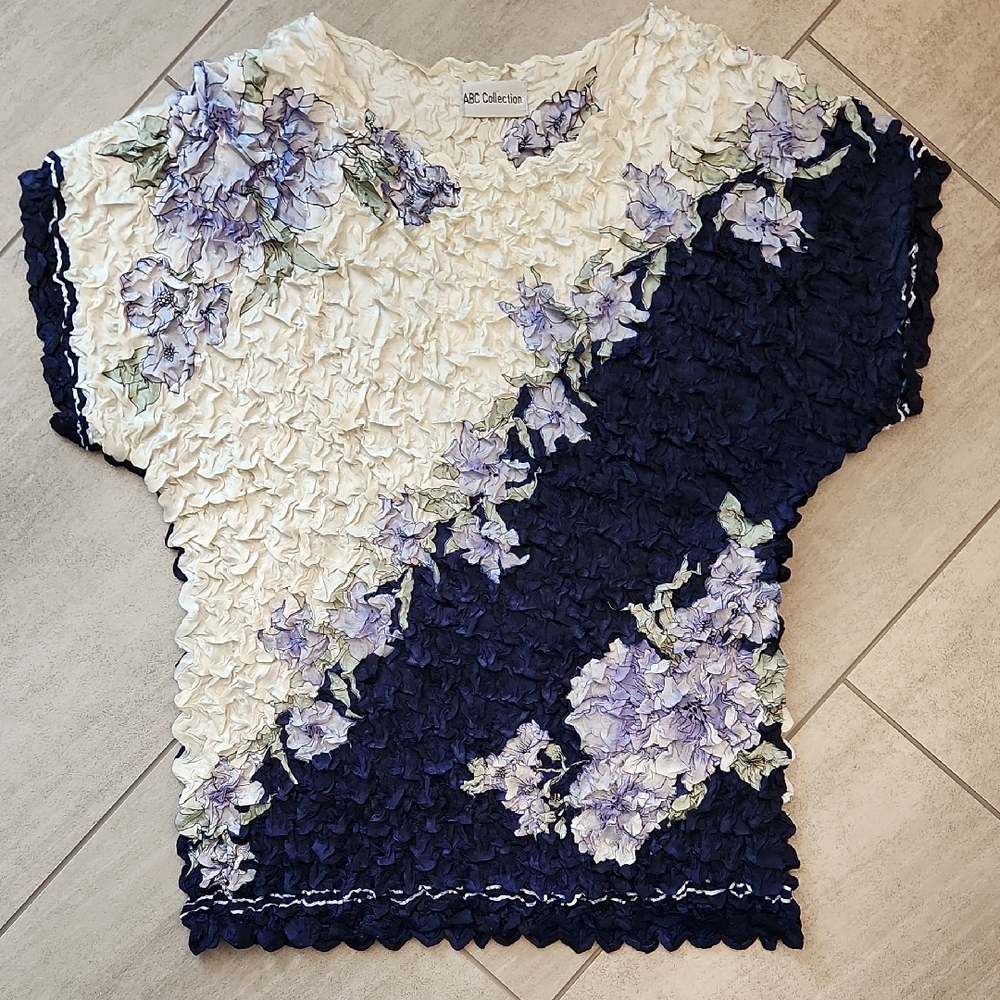 Stretch One Size Fits Most Floral Textured Women's Top - Cream, Purple And Navy